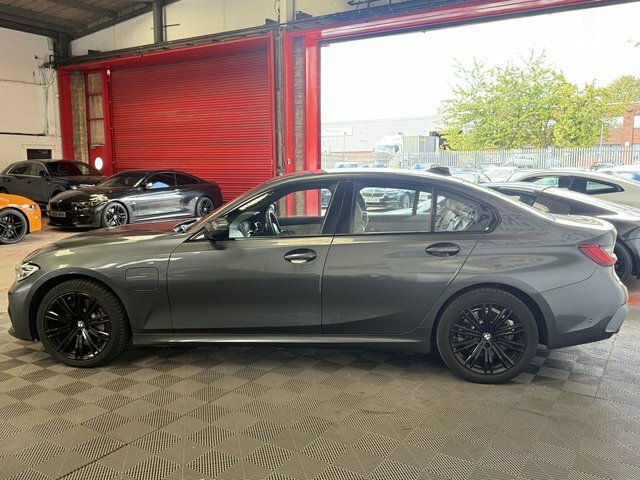 BMW 3 Series 320I M Sport Step Black #4