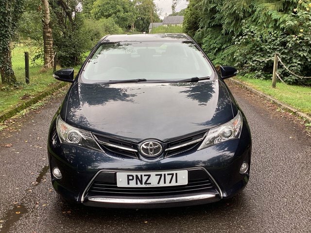Toyota Auris D-4d Icon Hatchback Grey #2