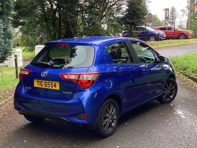 Toyota Yaris Vvt-h Icon Tech Hatchback Blue #3