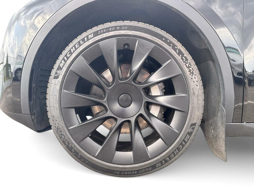 Tesla Model Y Long Range Black #4