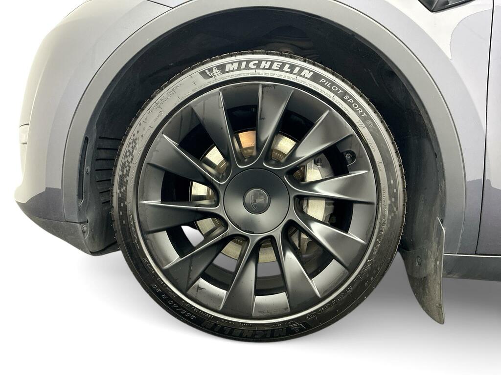 Tesla Model Y Long Range Silver #4