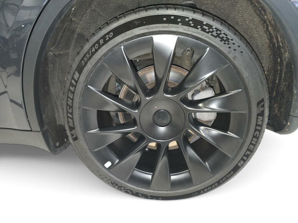 Tesla Model Y Long Range Silver #6