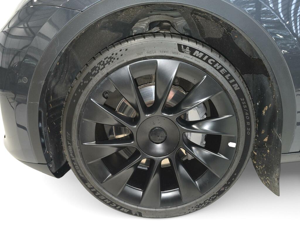 Tesla Model Y Long Range Silver #3