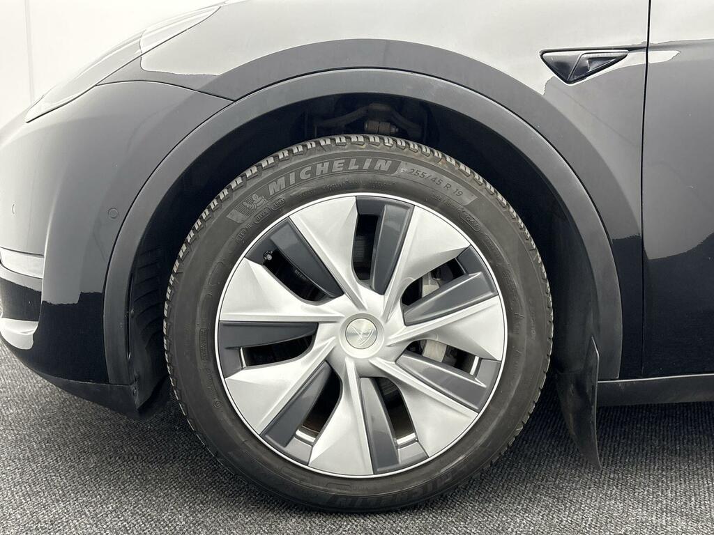 Tesla Model Y Long Range Black #5