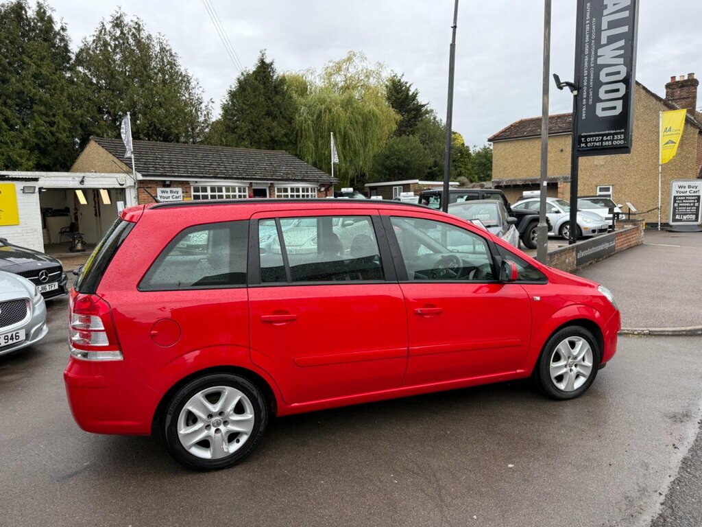 Vauxhall Zafira 1.6 16V Exclusiv Euro 5 Red #4