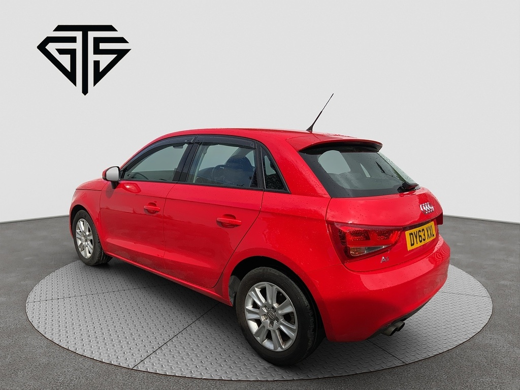 Audi A1 Sportback 1.4Tfsi Red #3