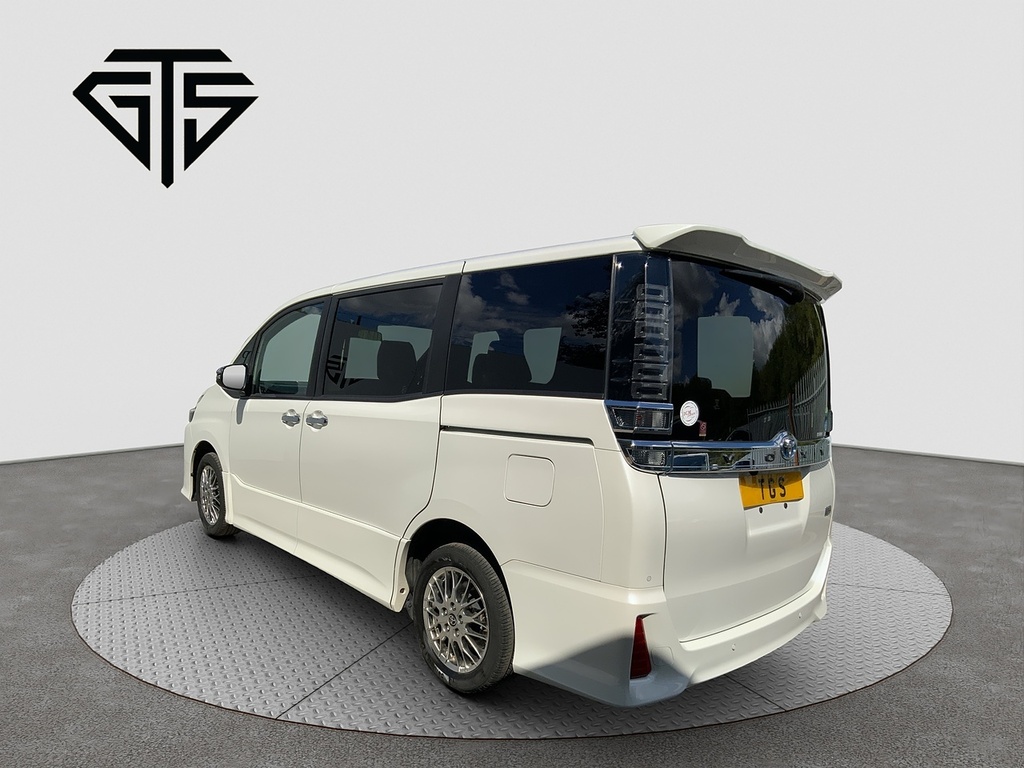 Toyota Voxy Hybrid Zs Kiramki3  #5