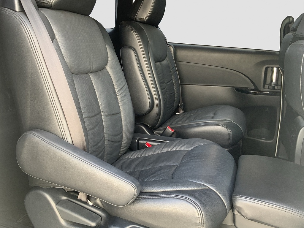 Toyota Estima Mpv Silver #18