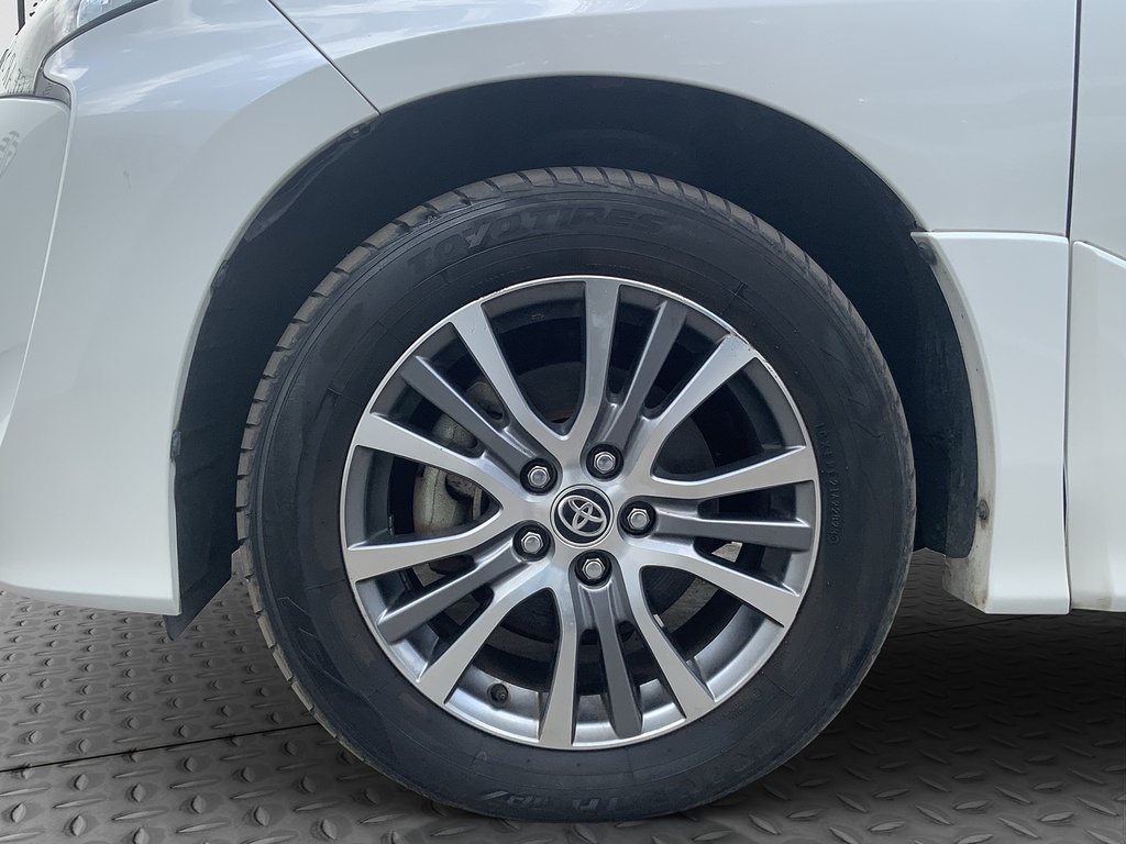Toyota Estima Mpv Silver #24
