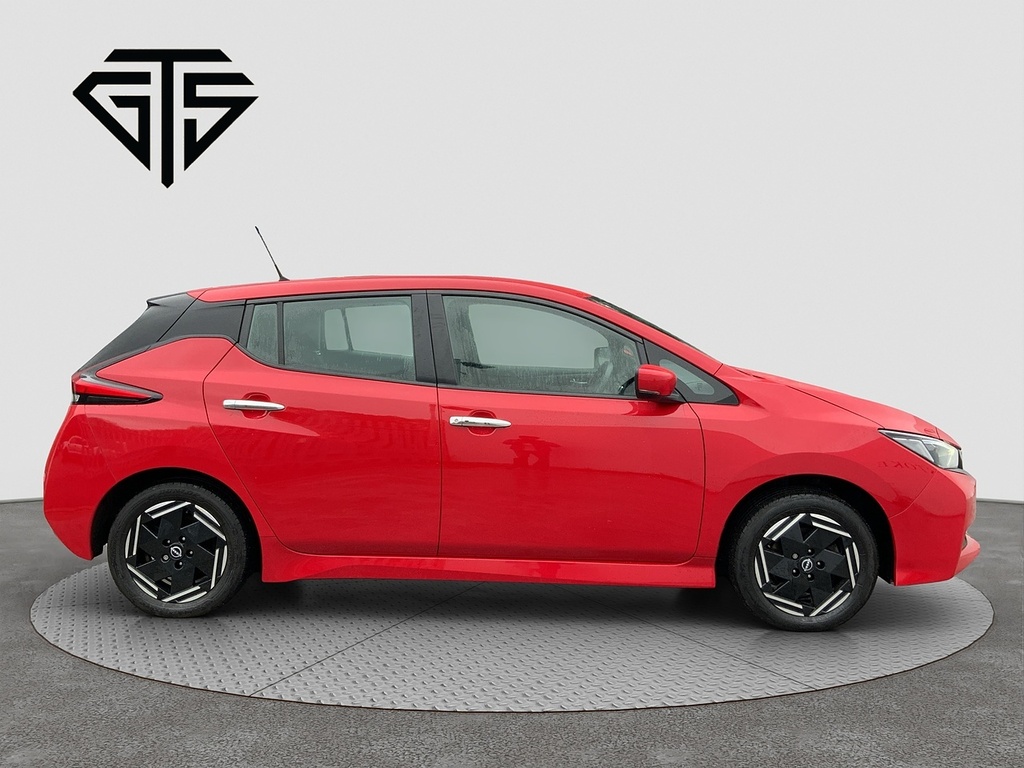 Nissan Leaf Acenta Red