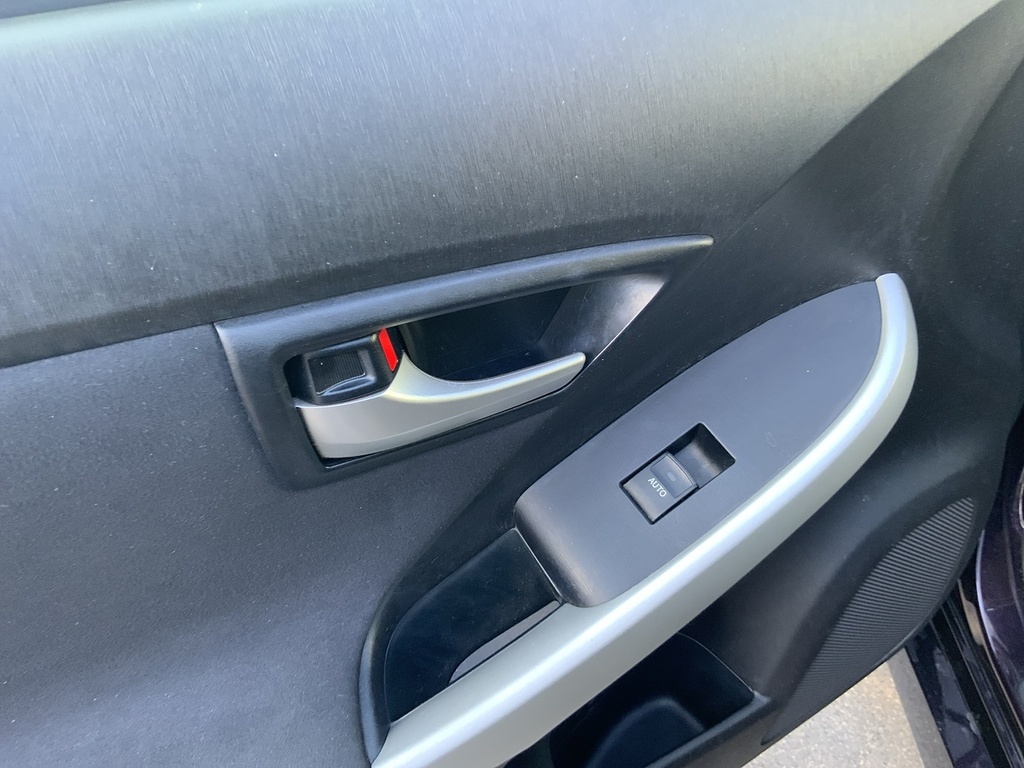 Toyota Prius Hatchback Red #10