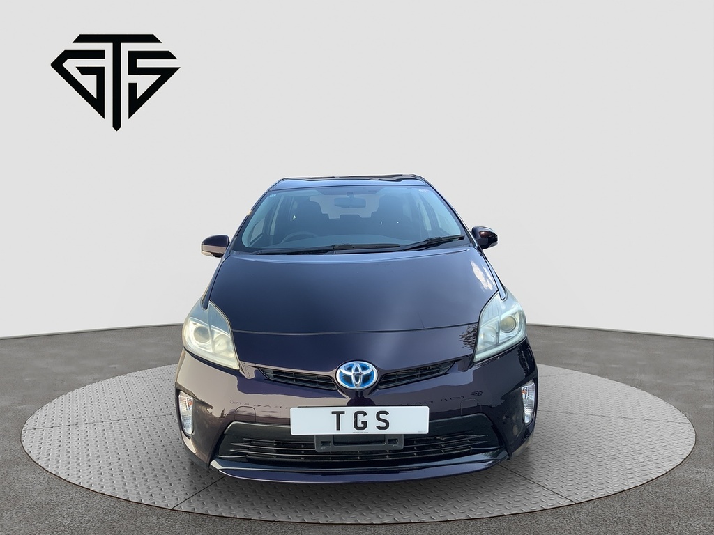 Toyota Prius Hatchback Red #7