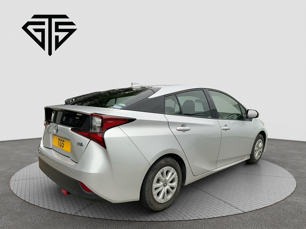 Toyota Prius S Silver #3