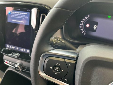 Volvo XC40 Plus Black #8