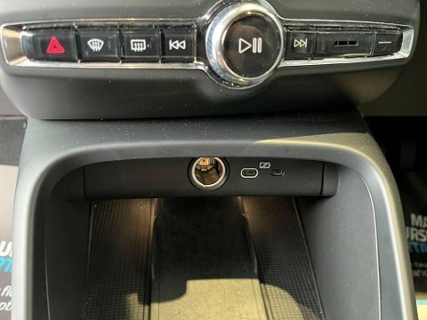 Volvo XC40 Plus Black #16