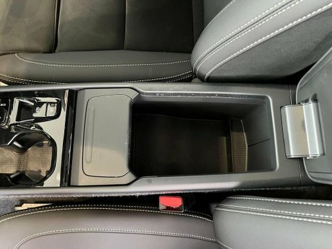 Volvo XC40 Plus Black #40