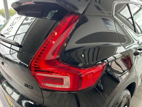 Volvo XC40 Plus Black #52