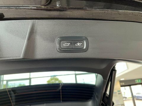 Volvo XC40 Plus Black #14