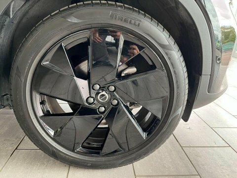 Volvo XC40 Plus Black #20