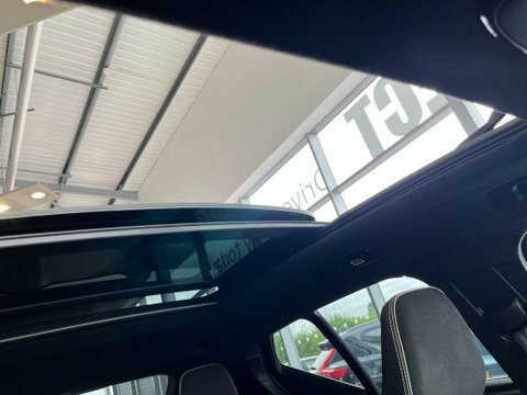 Volvo XC40 Plus Black #32