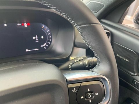 Volvo XC40 Plus Black #13