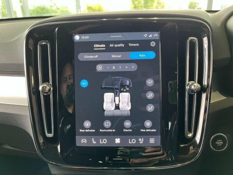 Volvo XC40 Plus Black #26