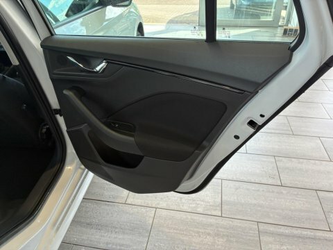 Skoda Kamiq Hatchback Black #25