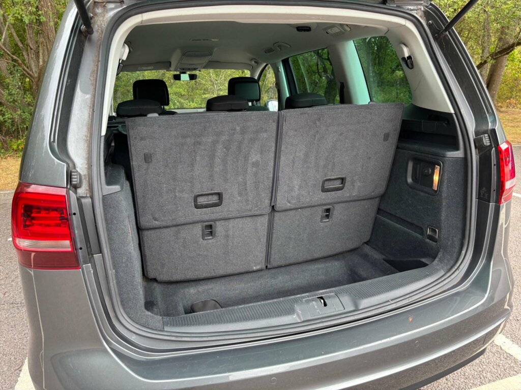 Volkswagen Sharan  Red #31