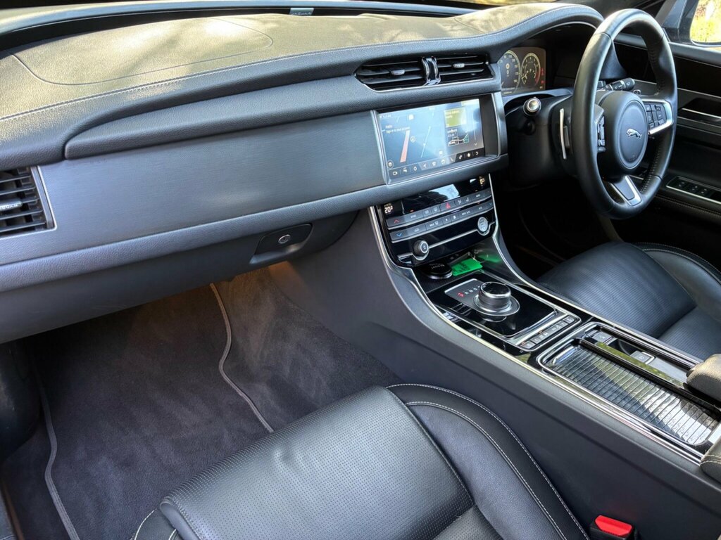 Jaguar XF 2.0I Chequered Flag Euro 6 Ss Grey #6
