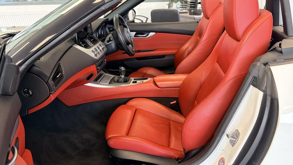 BMW Z4 Convertible White #26