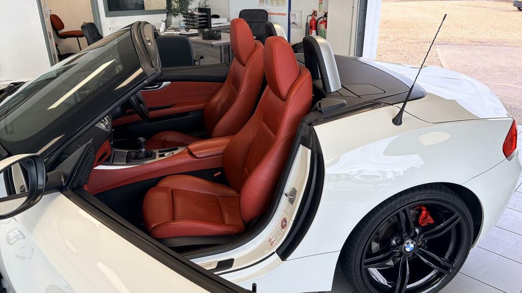 BMW Z4 Convertible White #29