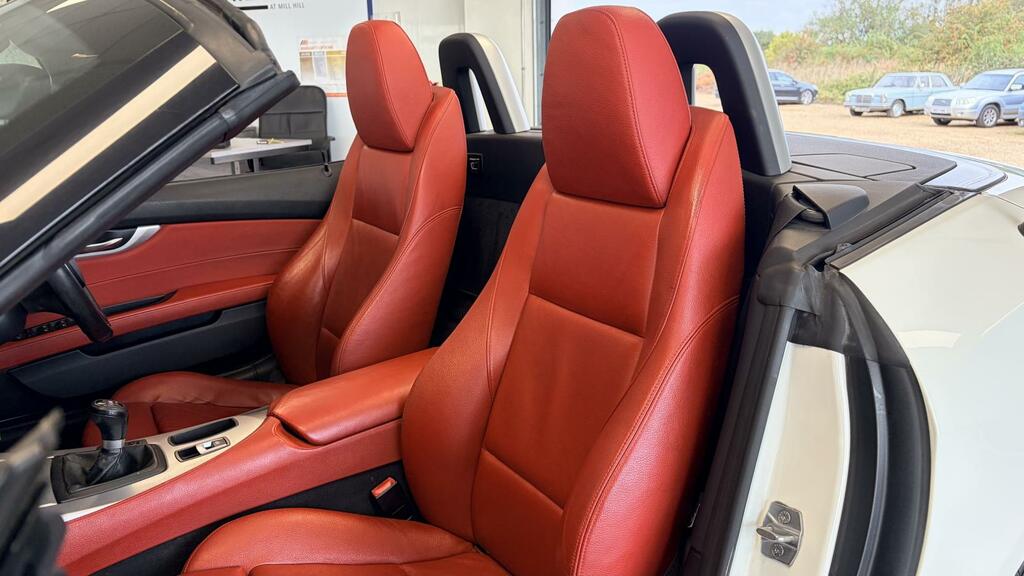 BMW Z4 Convertible White #27