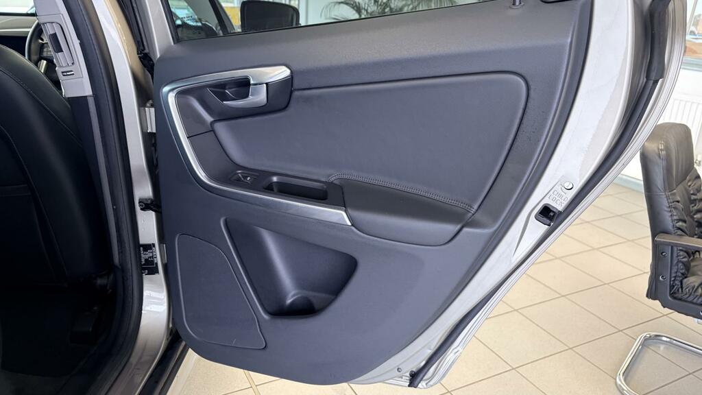 Volvo XC60 D4 Se Lux Nav Black #25