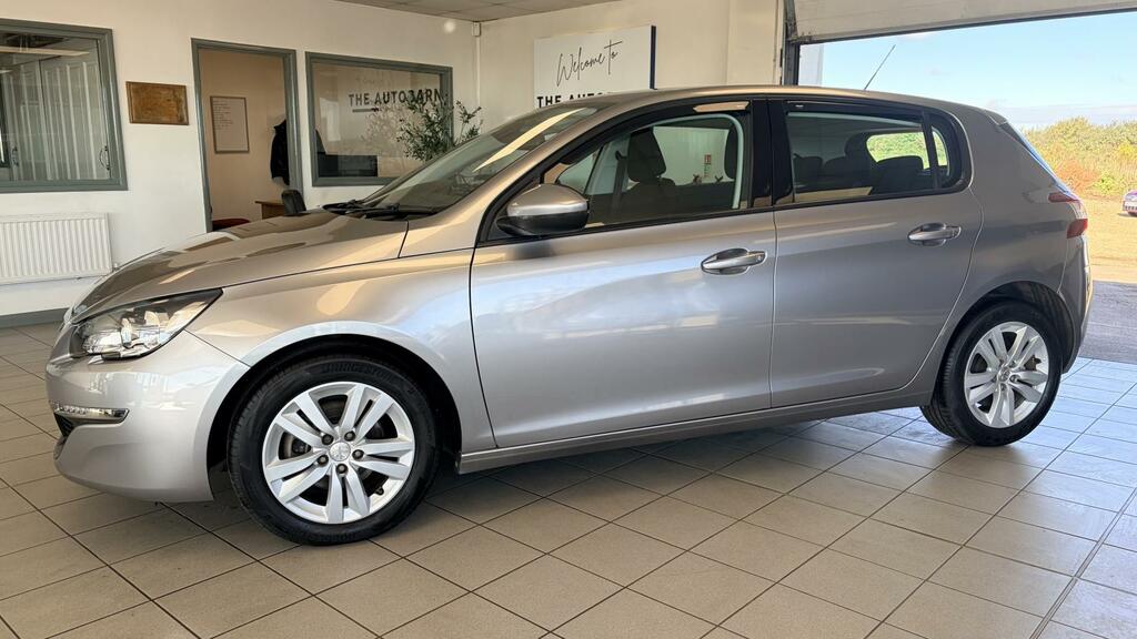 Peugeot 308 1.6 Bluehdi 100 Active White #1