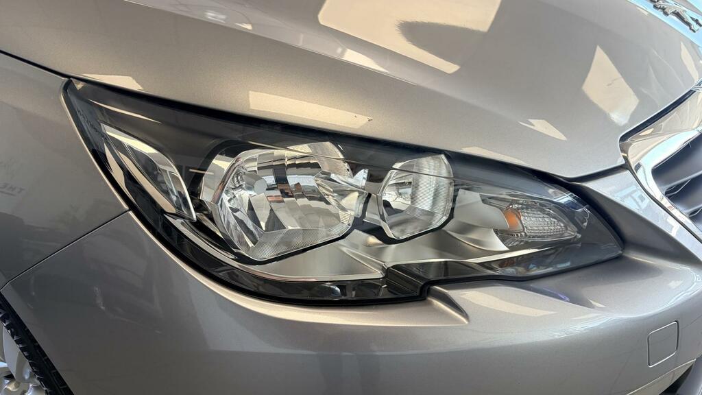 Peugeot 308 1.6 Bluehdi 100 Active White #11