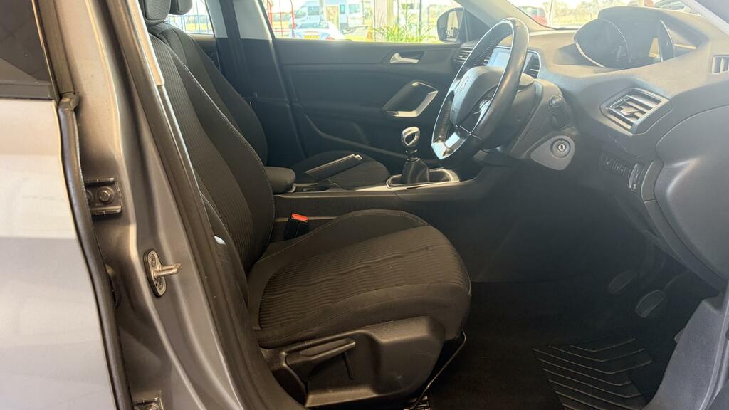 Peugeot 308 1.6 Bluehdi 100 Active White #14