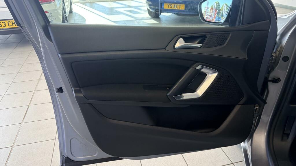 Peugeot 308 1.6 Bluehdi 100 Active White #27