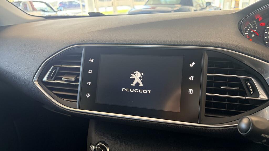 Peugeot 308 1.6 Bluehdi 100 Active White #29