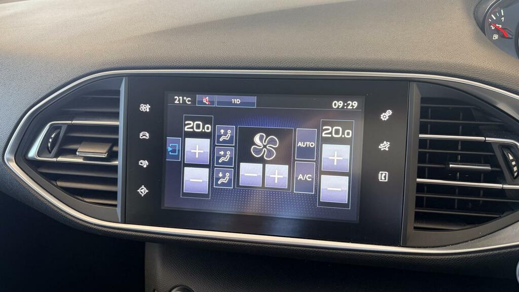 Peugeot 308 1.6 Bluehdi 100 Active White #31