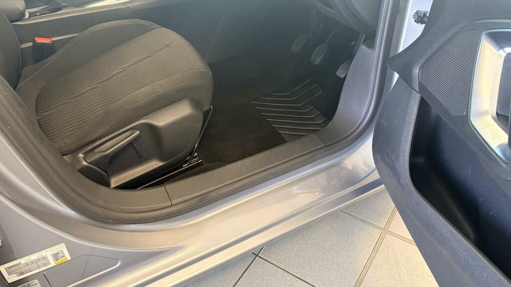 Peugeot 308 1.6 Bluehdi 100 Active White #18
