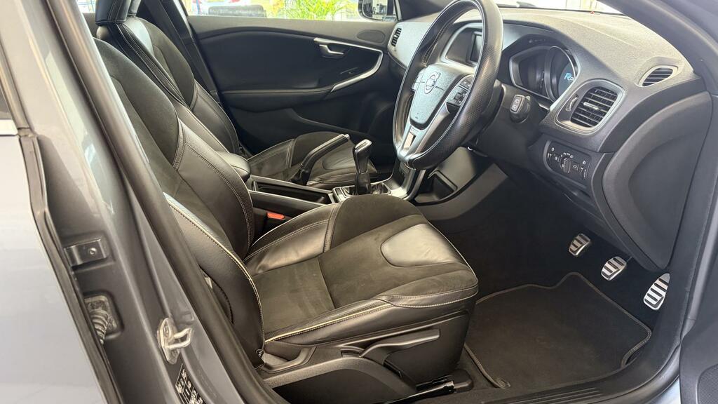 Volvo V40 2.0 D3 R-design Nav Euro 6 Ss Red #10