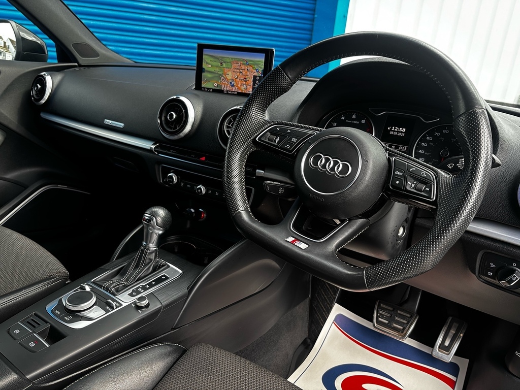 Audi A3 1.5 Tfsi Cod 35 Black Edition Sportback Grey #3