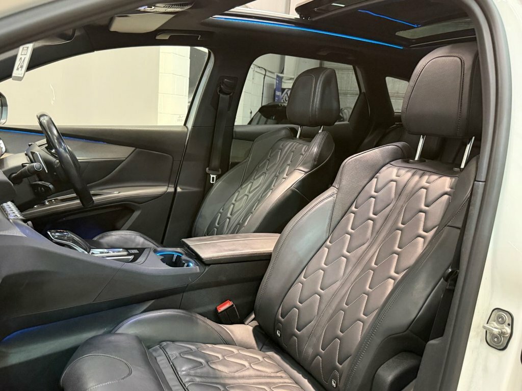Peugeot 3008 Hatchback Black #39