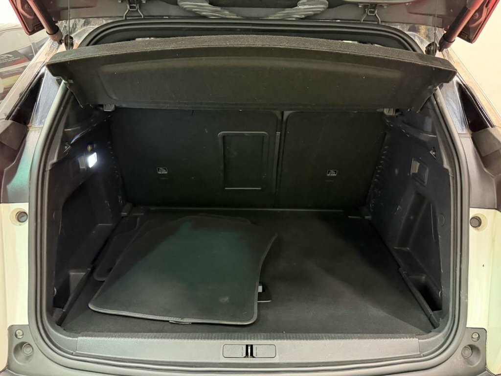Peugeot 3008 Hatchback Black #28