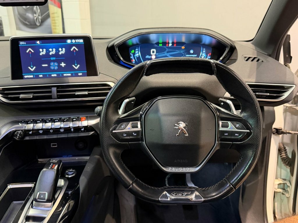 Peugeot 3008 Hatchback Black #18