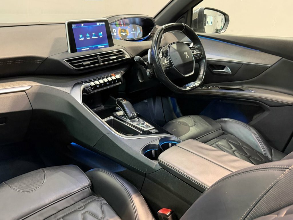 Peugeot 3008 Hatchback Black #32