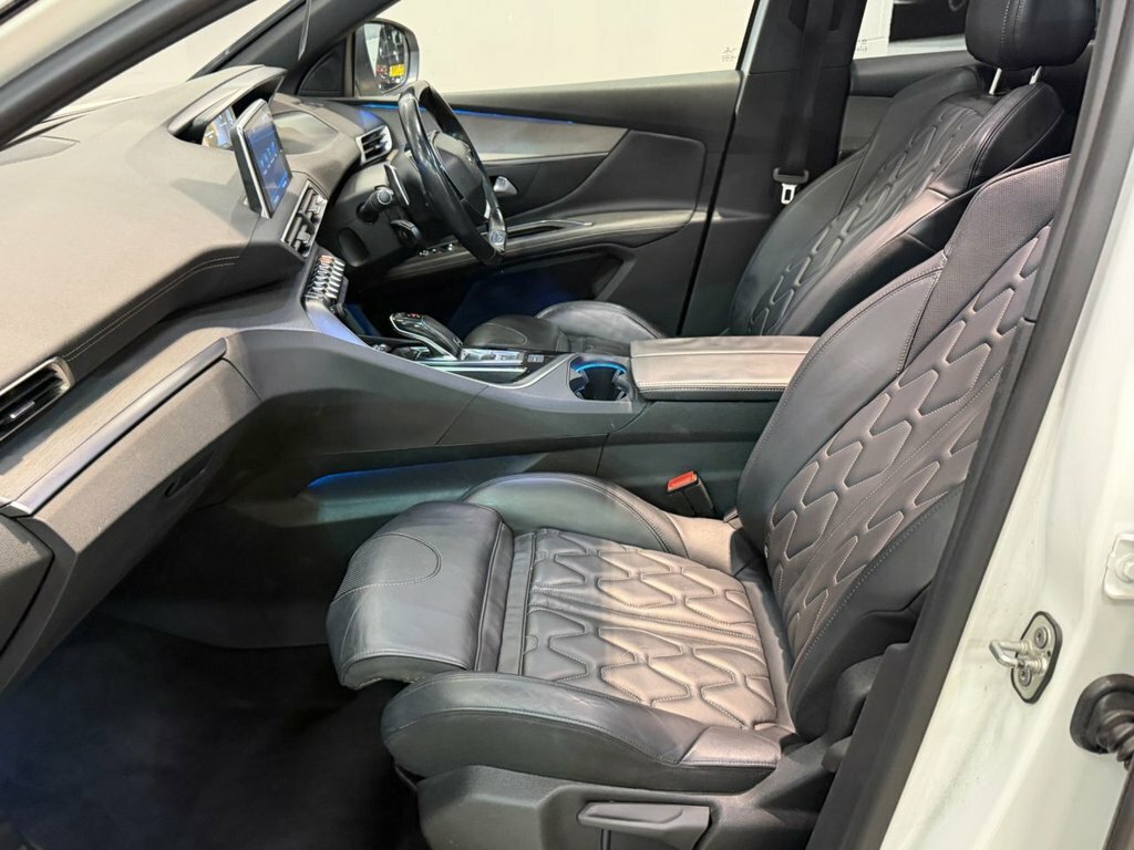 Peugeot 3008 Hatchback Black #38