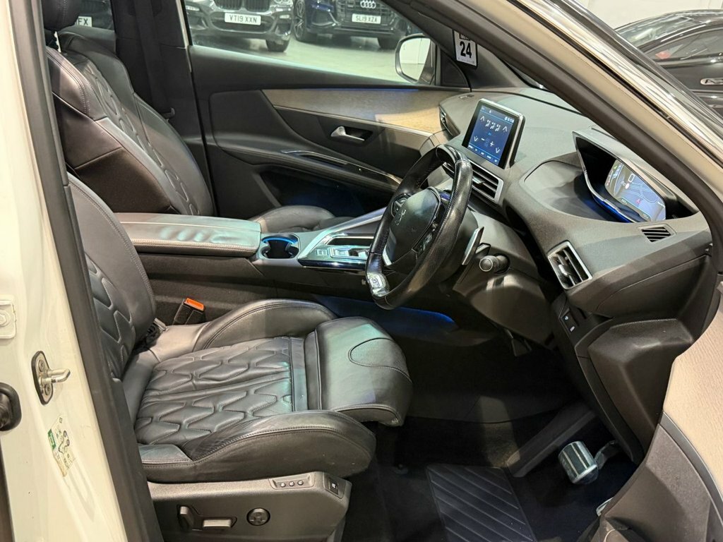 Peugeot 3008 Hatchback Black #16