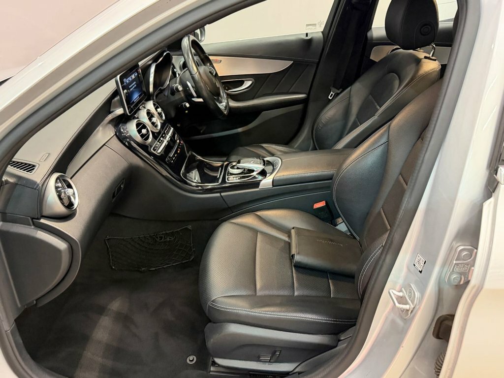 Mercedes-Benz C Class C220 Cdi Blueefficiency Amg Red #32