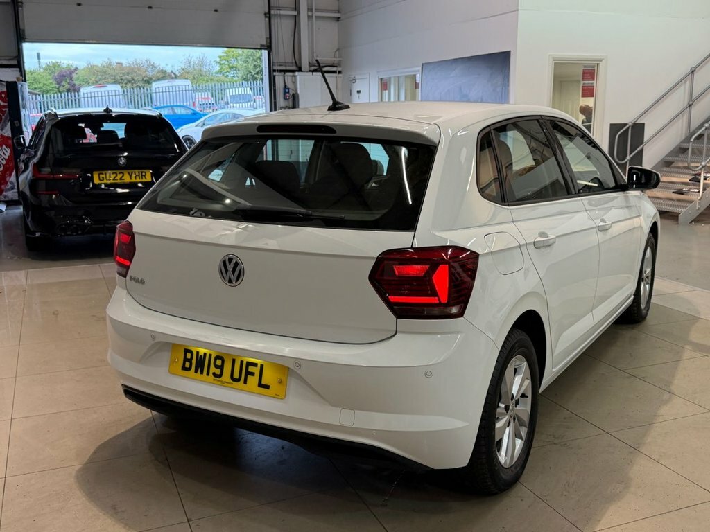 Volkswagen Polo Hatchback Red #3